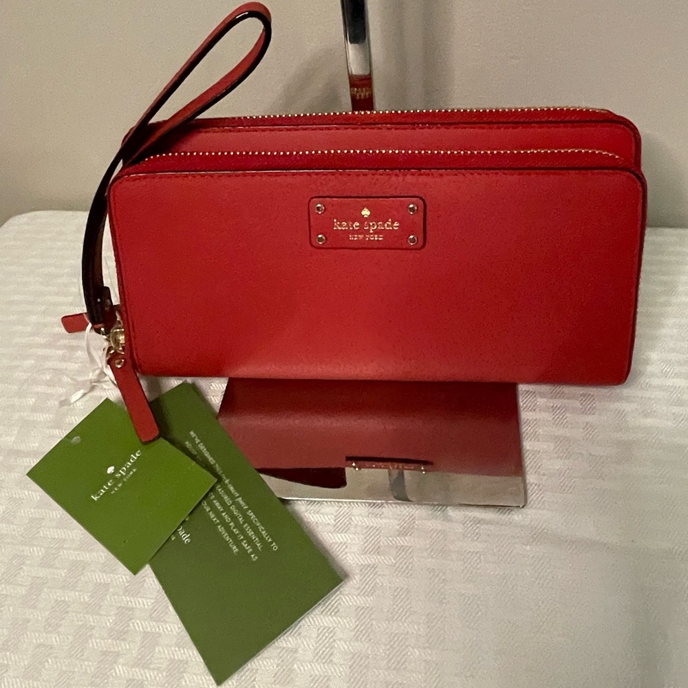 NWT Kate Spade Anita Grove Street Red Leather Wristlet Large Wallet Clutch